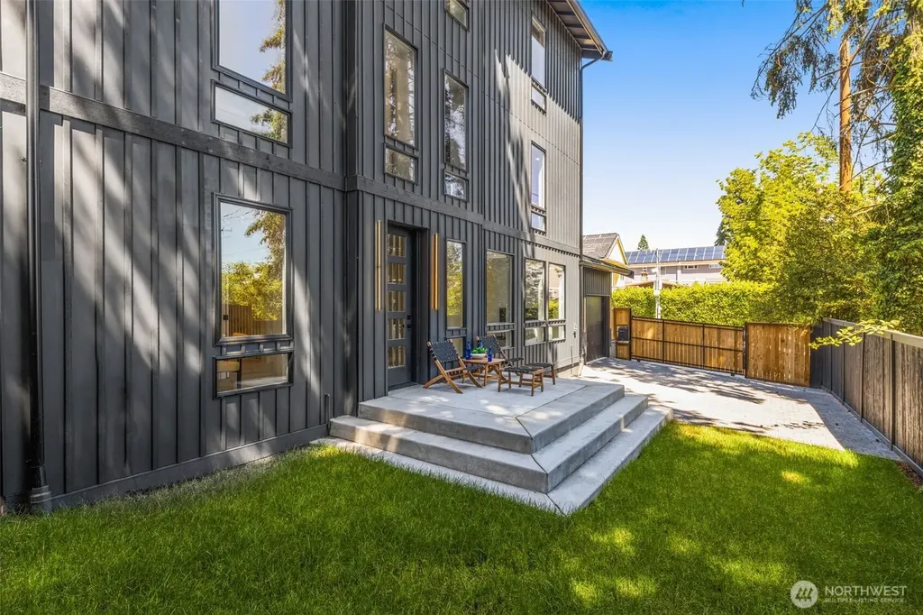 7358 33rd Avenue NE Seattle WA 98115