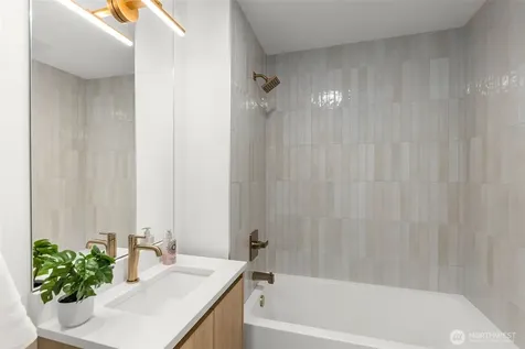 7358 33rd Avenue NE Seattle WA 98115