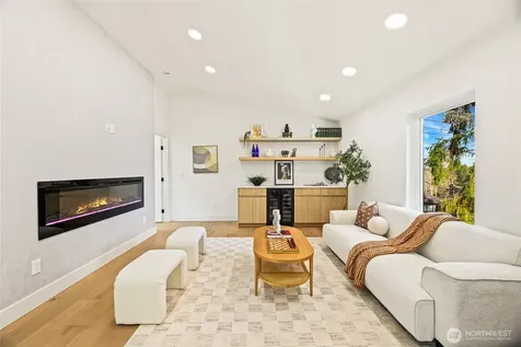 7358 33rd Avenue NE Seattle WA 98115