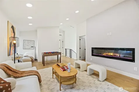 7358 33rd Avenue NE Seattle WA 98115