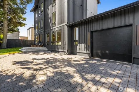7358 33rd Avenue NE Seattle WA 98115