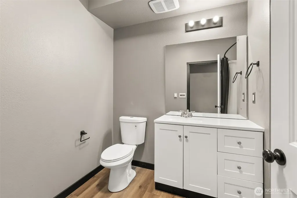 10015 186th Place E Puyallup WA 98375