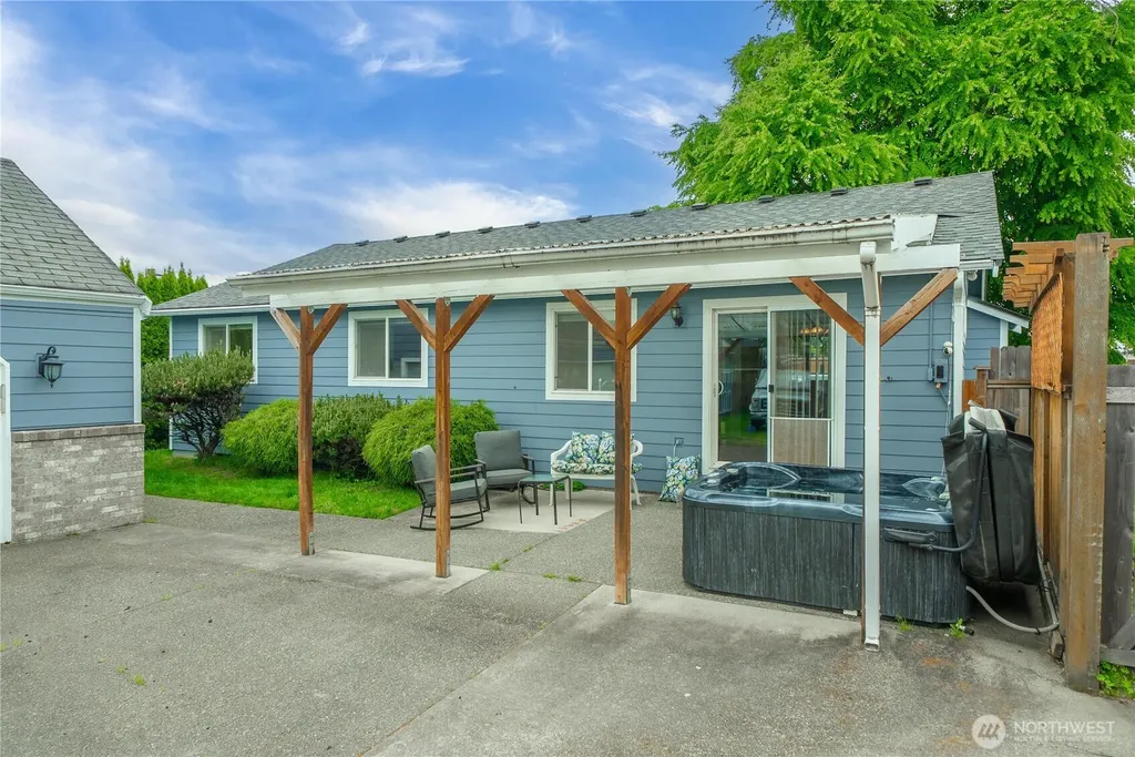 1010 Academy Street Sumner WA 98390