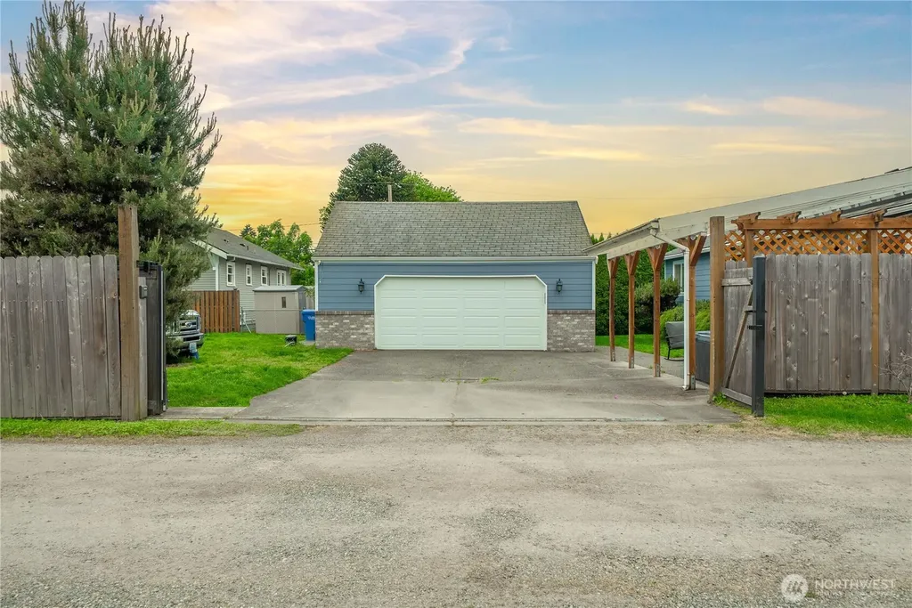 1010 Academy Street Sumner WA 98390