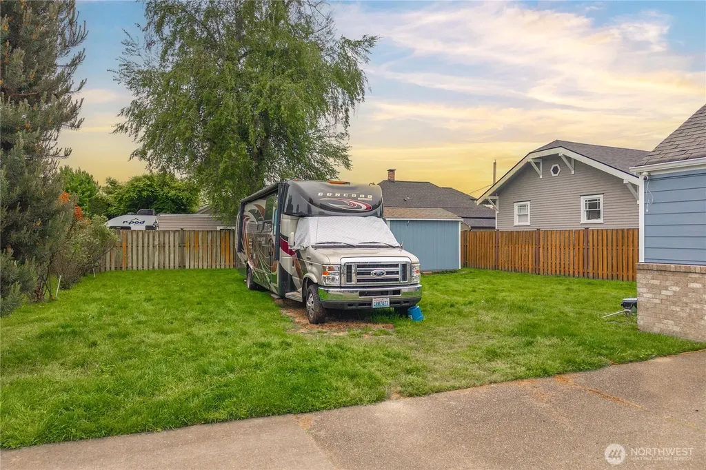 1010 Academy Street Sumner WA 98390