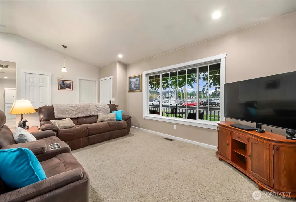 1010 Academy Street Sumner WA 98390