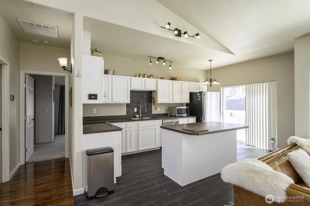 813 NW Sunburst Court Moses Lake WA 98837