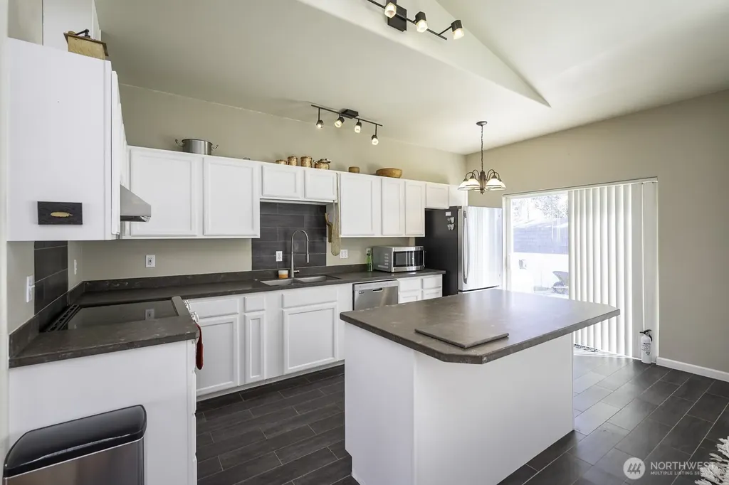 813 NW Sunburst Court Moses Lake WA 98837