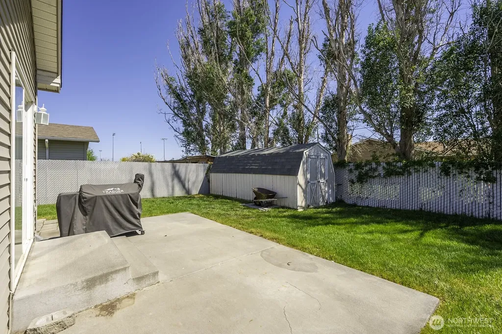 813 NW Sunburst Court Moses Lake WA 98837