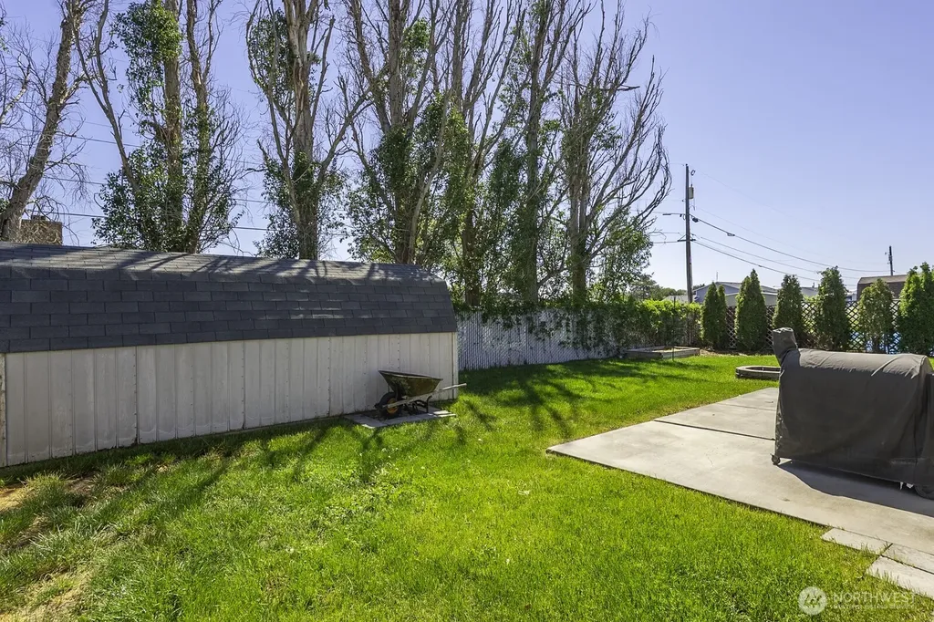 813 NW Sunburst Court Moses Lake WA 98837
