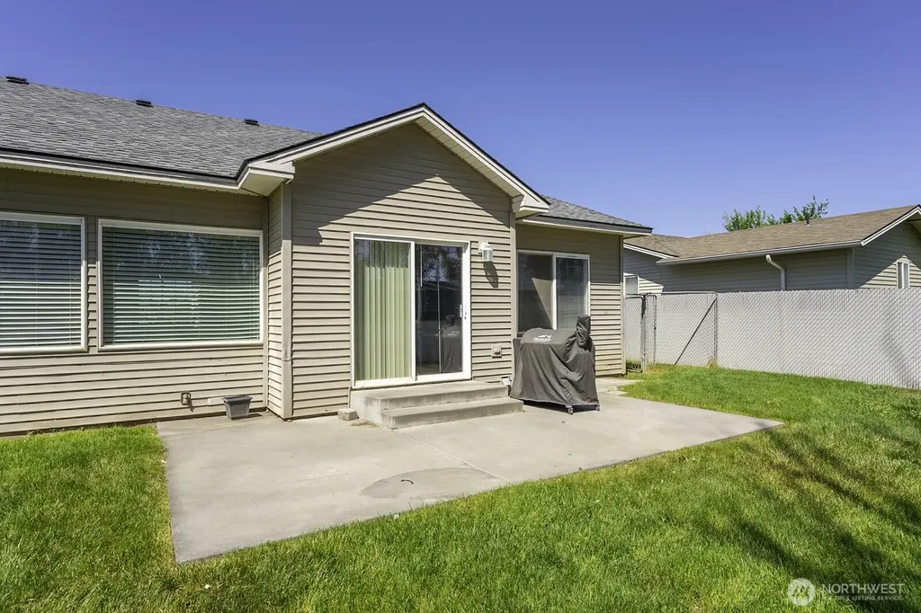 813 NW Sunburst Court Moses Lake WA 98837