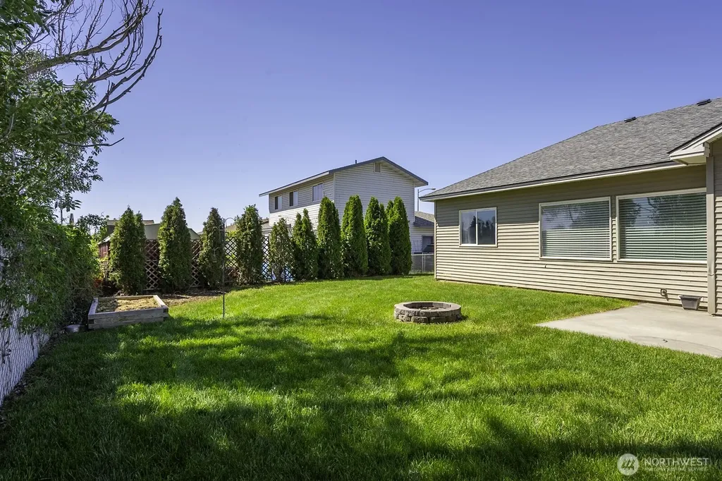 813 NW Sunburst Court Moses Lake WA 98837