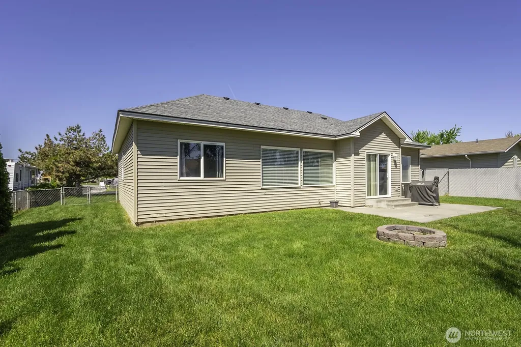 813 NW Sunburst Court Moses Lake WA 98837