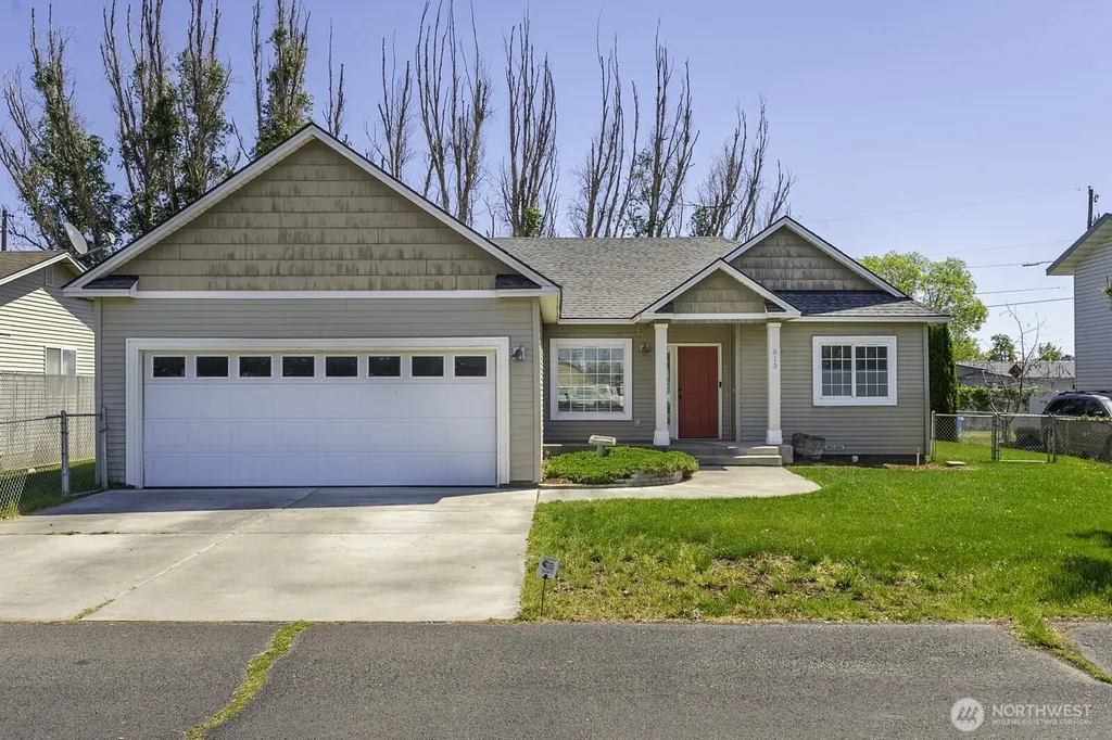 813 NW Sunburst Court Moses Lake WA 98837