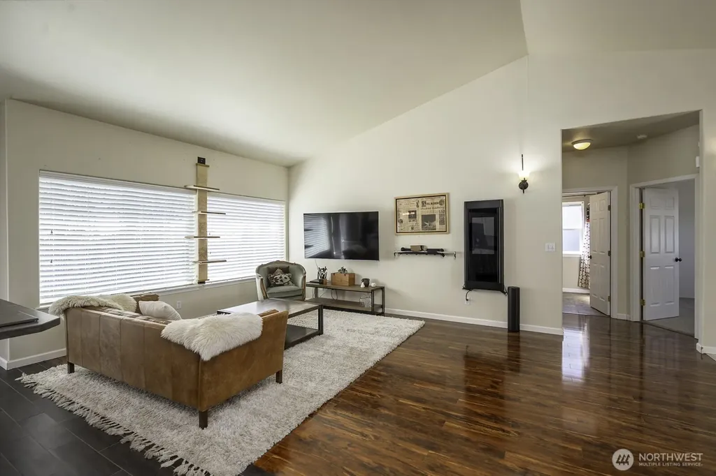 813 NW Sunburst Court Moses Lake WA 98837