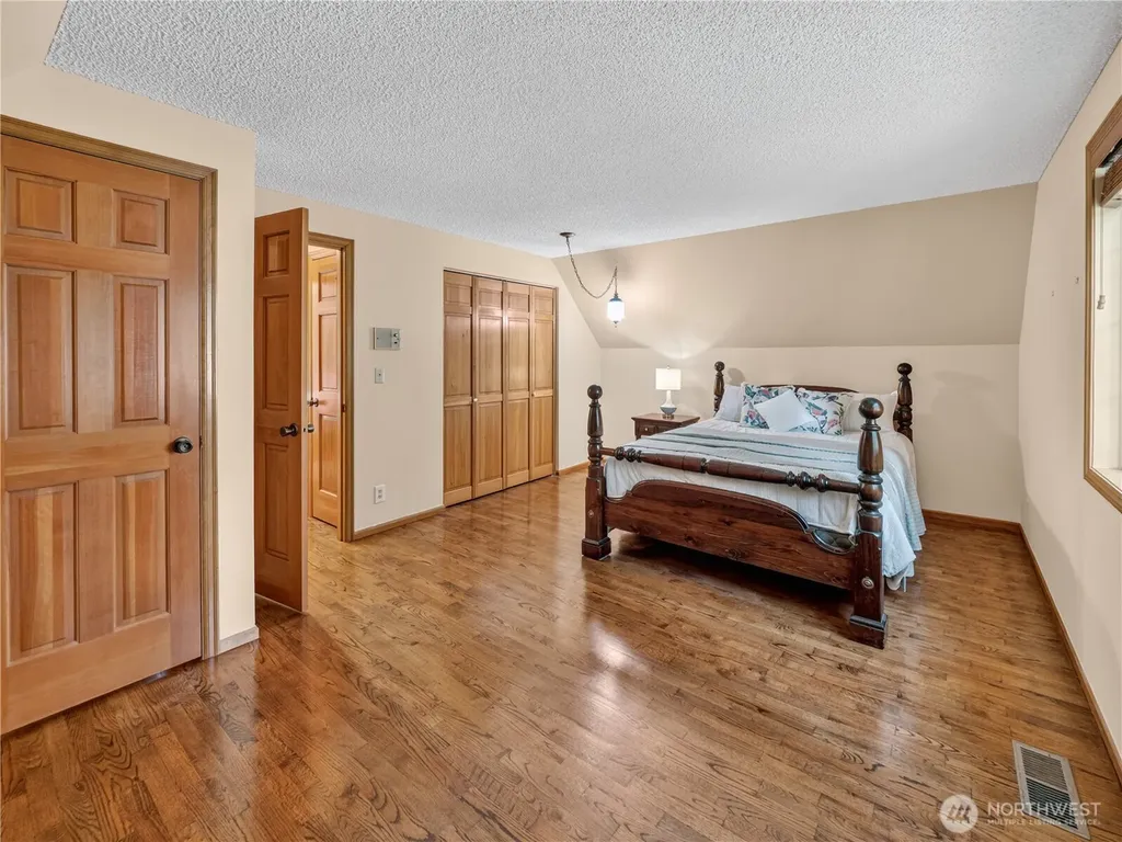 3306 217th Place SE Sammamish WA 98075