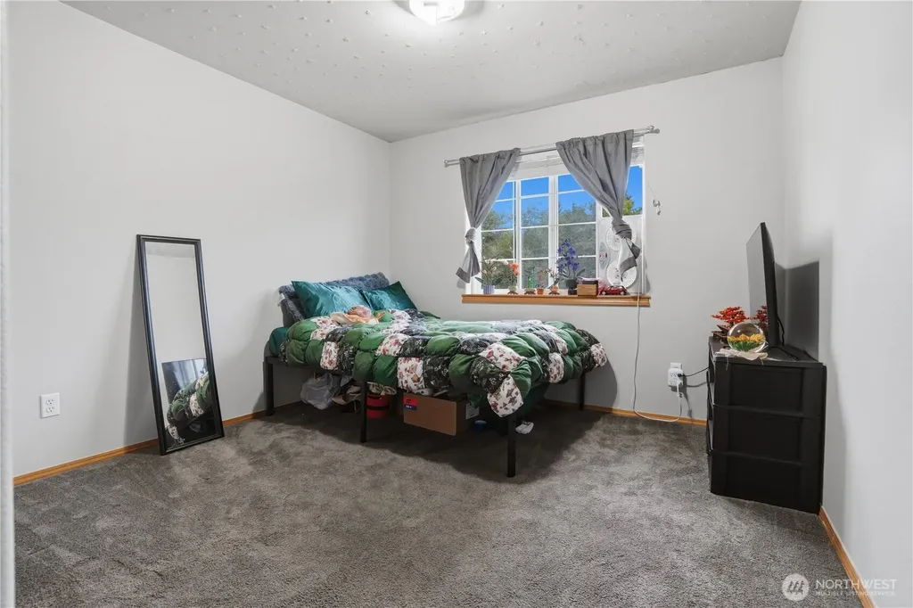 665 Tufts Avenue E Port Orchard WA 98366