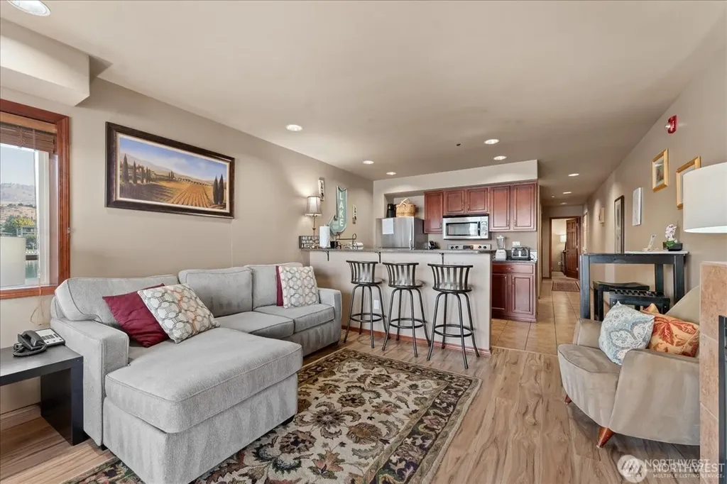 322 W Woodin Avenue Chelan WA 98816