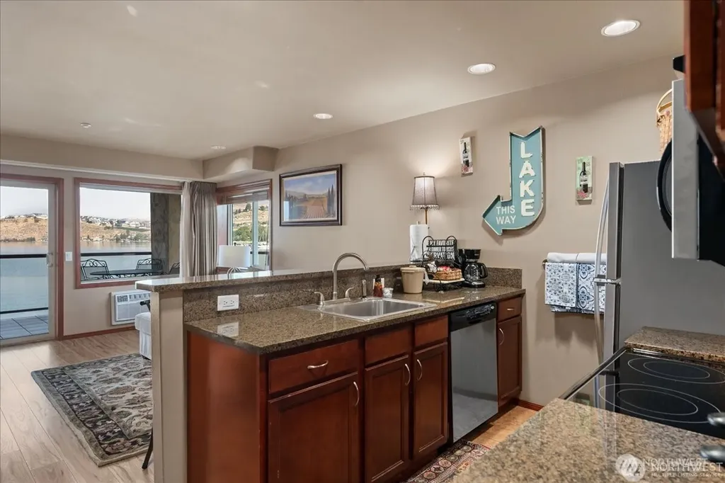 322 W Woodin Avenue Chelan WA 98816
