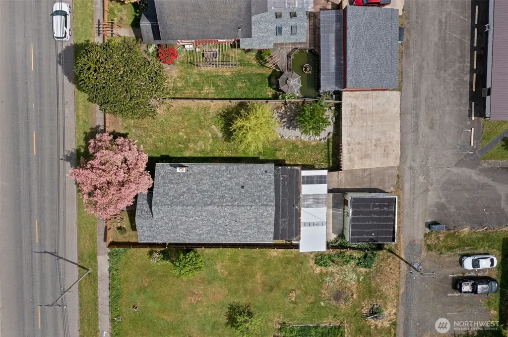 505 W Young Street Elma WA 98541