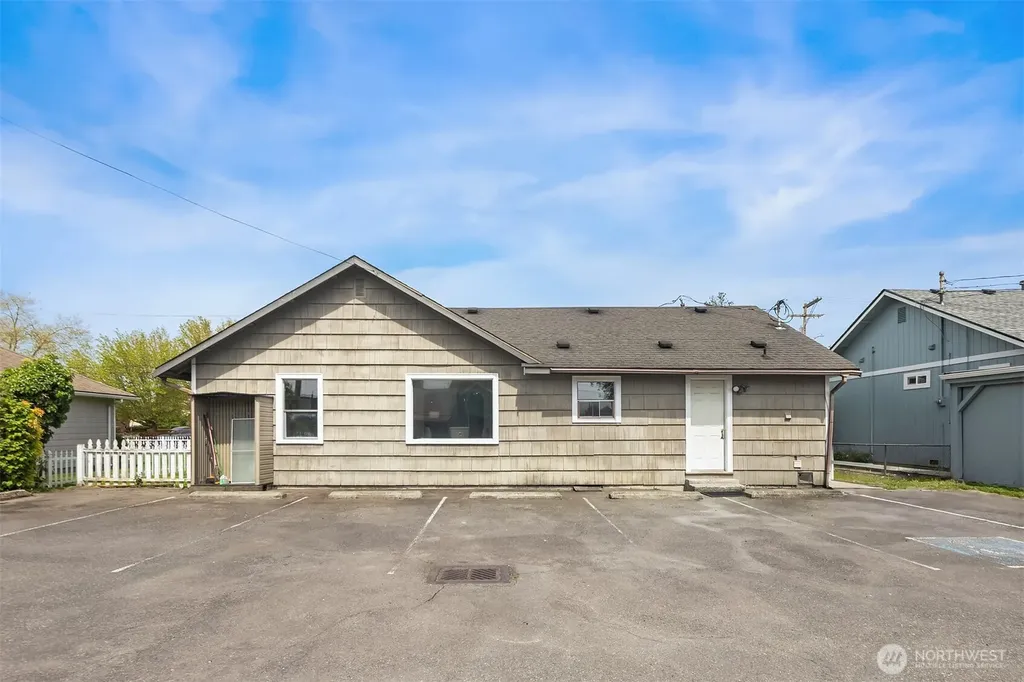1628 Grove Street Marysville WA 98270