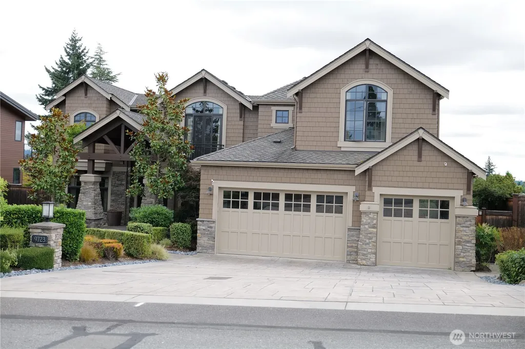9723 NE 13th Street Clyde Hill WA 98004