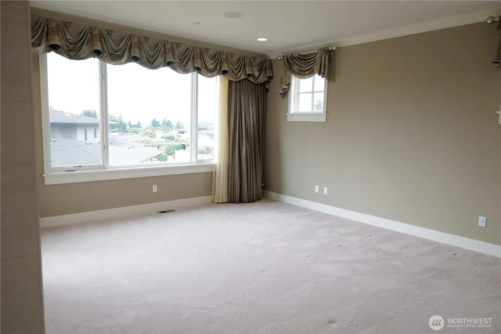 9723 NE 13th Street Clyde Hill WA 98004