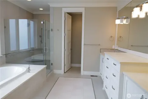 9723 NE 13th Street Clyde Hill WA 98004