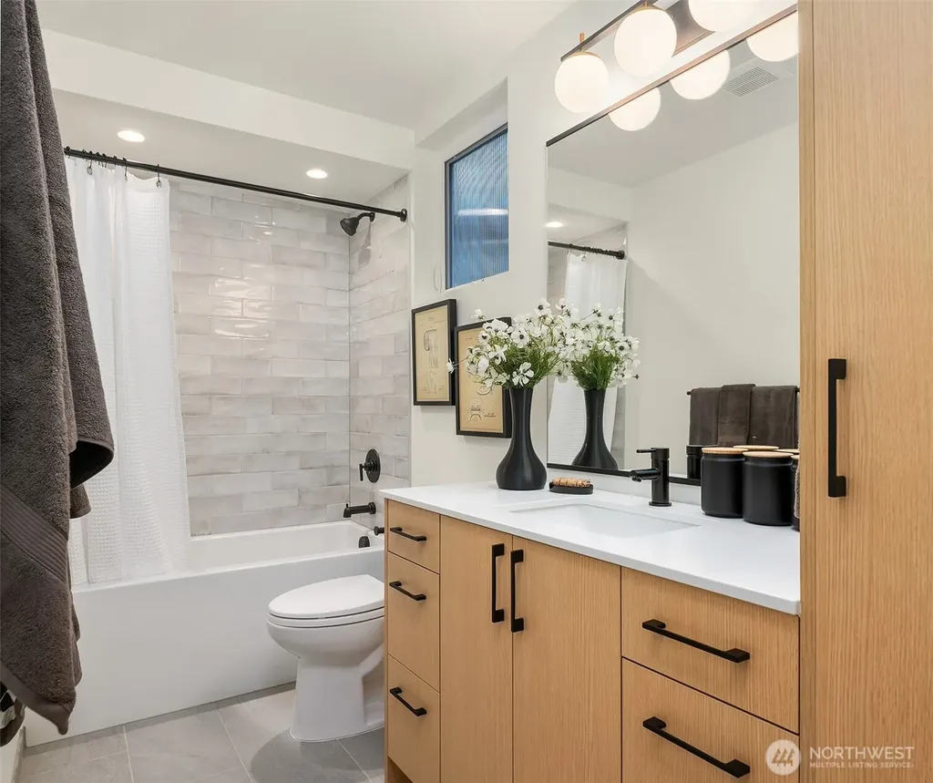 1457 22nd Avenue Seattle WA 98122