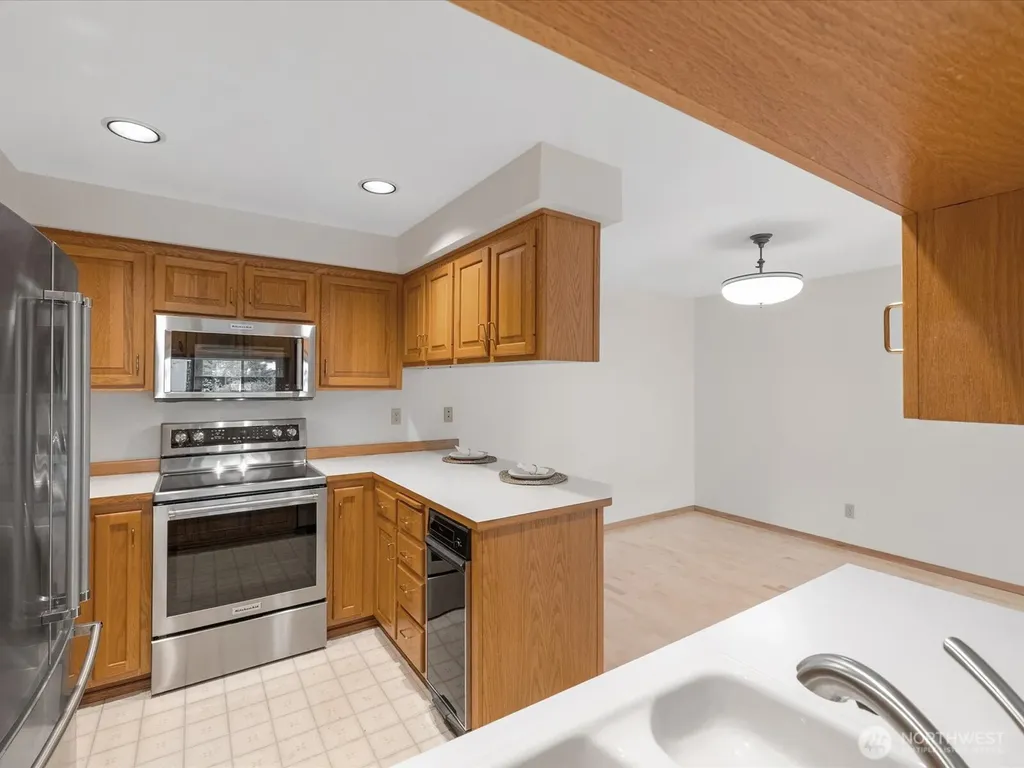 603 7th Avenue N Edmonds WA 98020