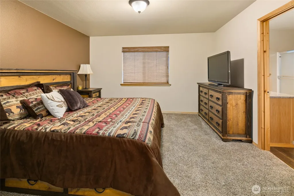 750 Evergreen Valley Loop Road Ronald WA 98940