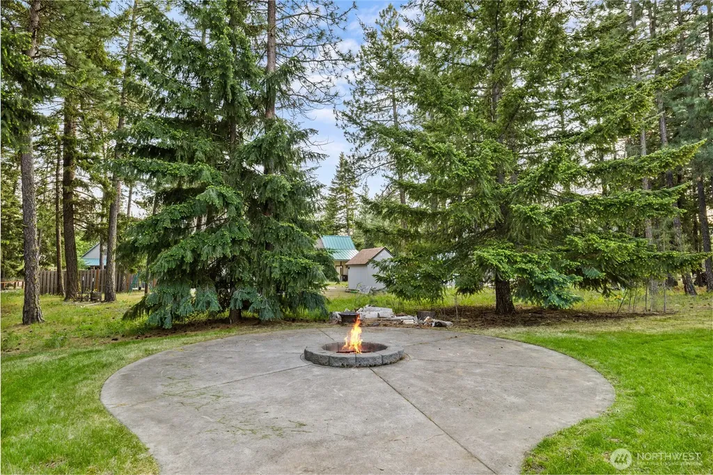 750 Evergreen Valley Loop Road Ronald WA 98940