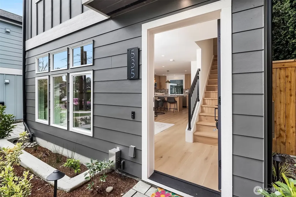 535 N 70th Street Seattle WA 98103