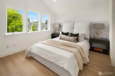 535 N 70th Street Seattle WA 98103