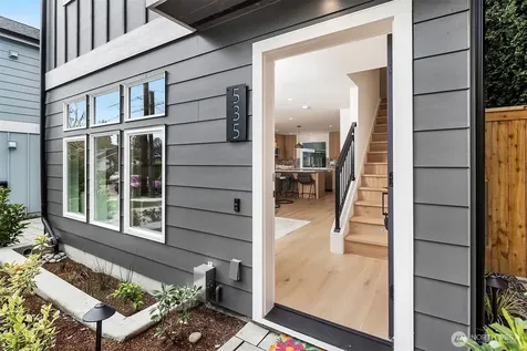 535 N 70th Street Seattle WA 98103