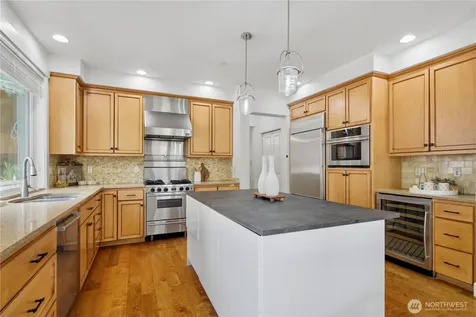 10504 NE 114th Lane Kirkland WA 98033