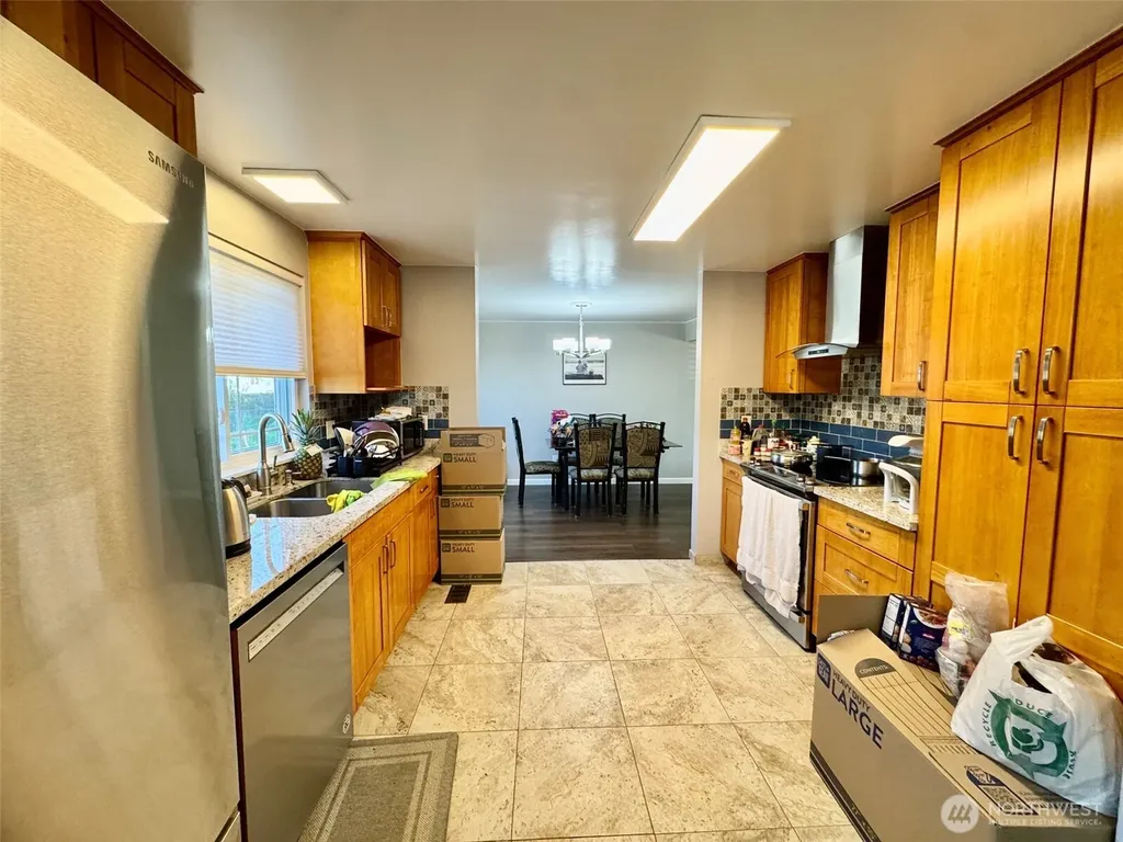 7711 40th Avenue Ct E Tacoma WA 98443