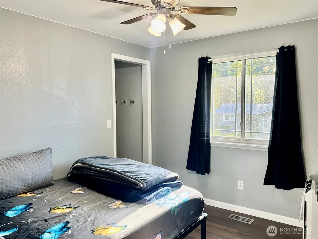 7711 40th Avenue Ct E Tacoma WA 98443