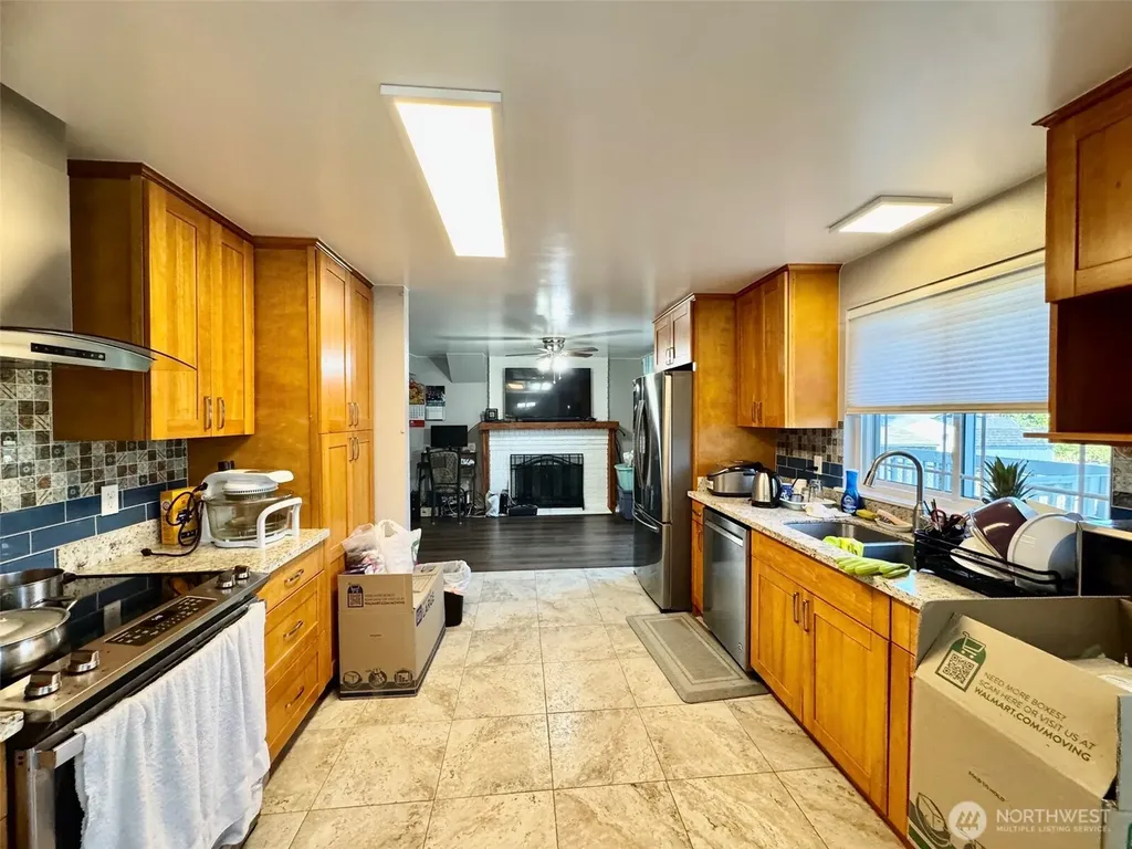 7711 40th Avenue Ct E Tacoma WA 98443