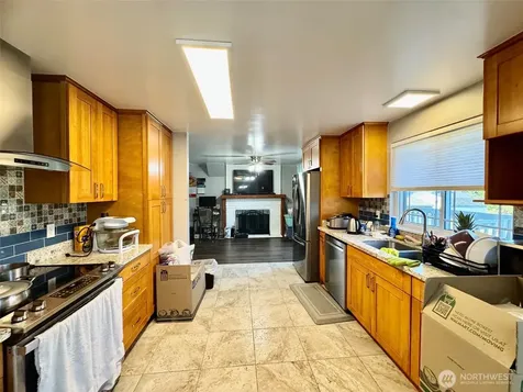 7711 40th Avenue Ct E Tacoma WA 98443