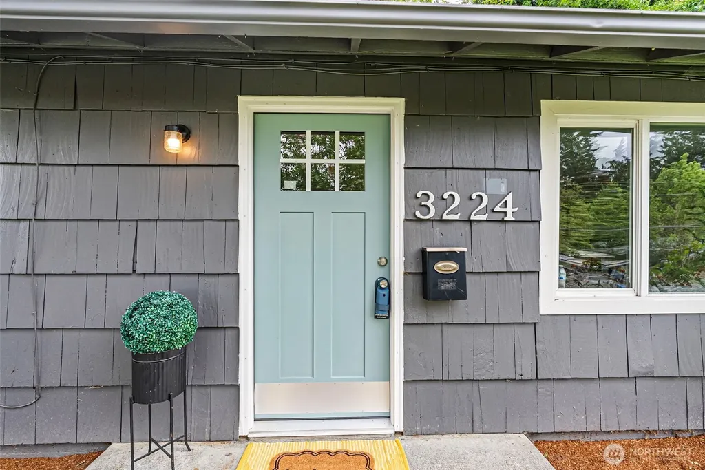 3224 Halverson Avenue Bremerton WA 98310