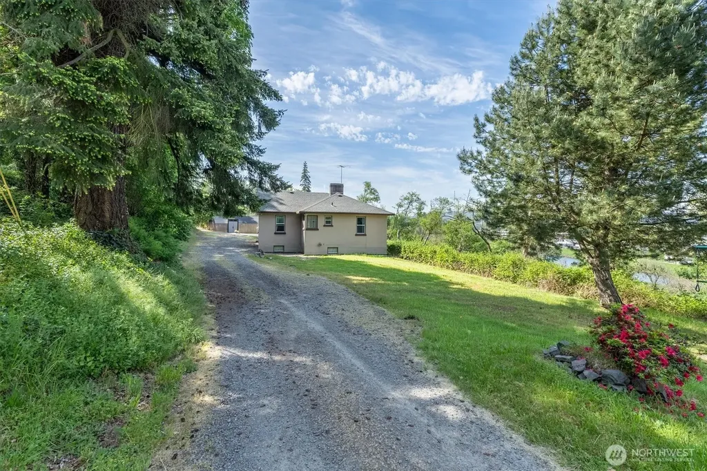 201 Carroll Road Kelso WA 98626
