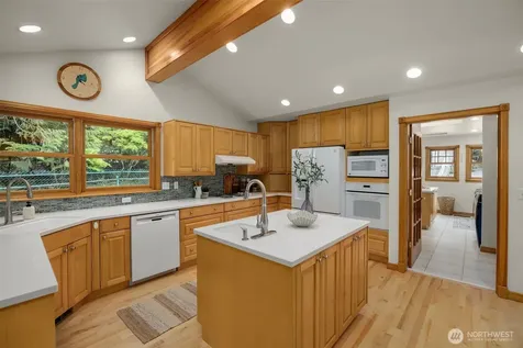 3718 S 334th Street Federal Way WA 98001