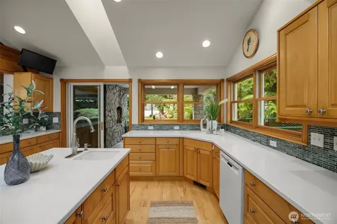 3718 S 334th Street Federal Way WA 98001