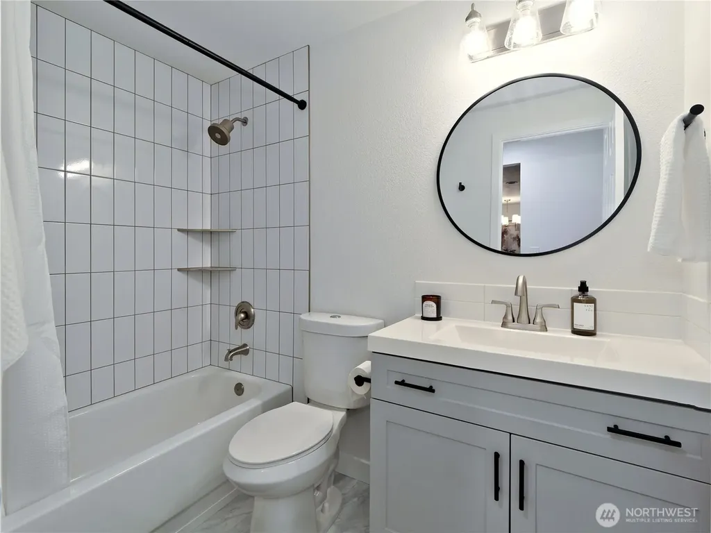 18523 68th Avenue NE Kenmore WA 98028