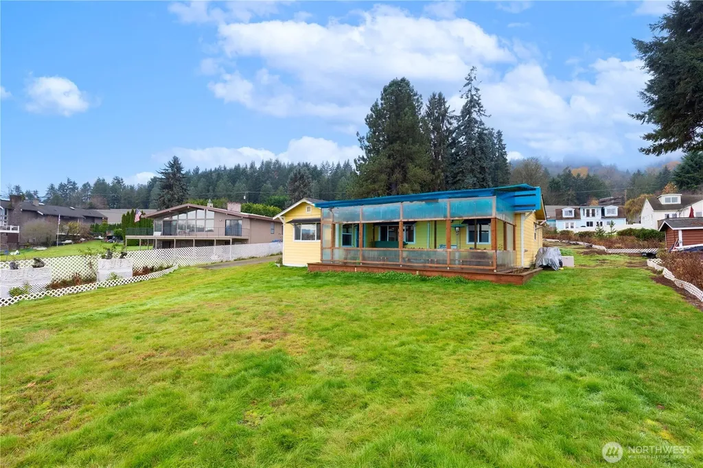 5104 NW Sammamish Road Issaquah WA 98027