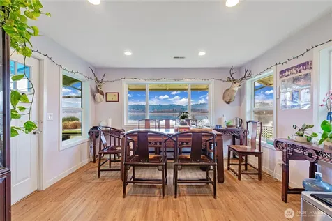 5104 NW Sammamish Road Issaquah WA 98027