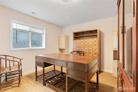5104 NW Sammamish Road Issaquah WA 98027