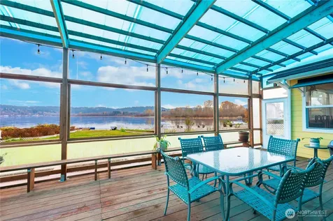 5104 NW Sammamish Road Issaquah WA 98027