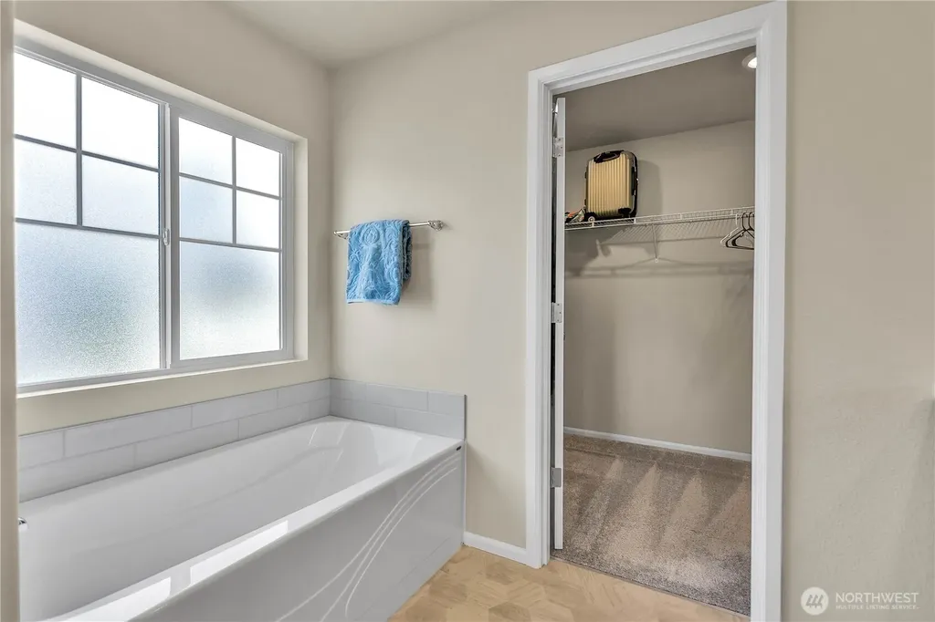 31927 Tolmie Lane Black Diamond WA 98010